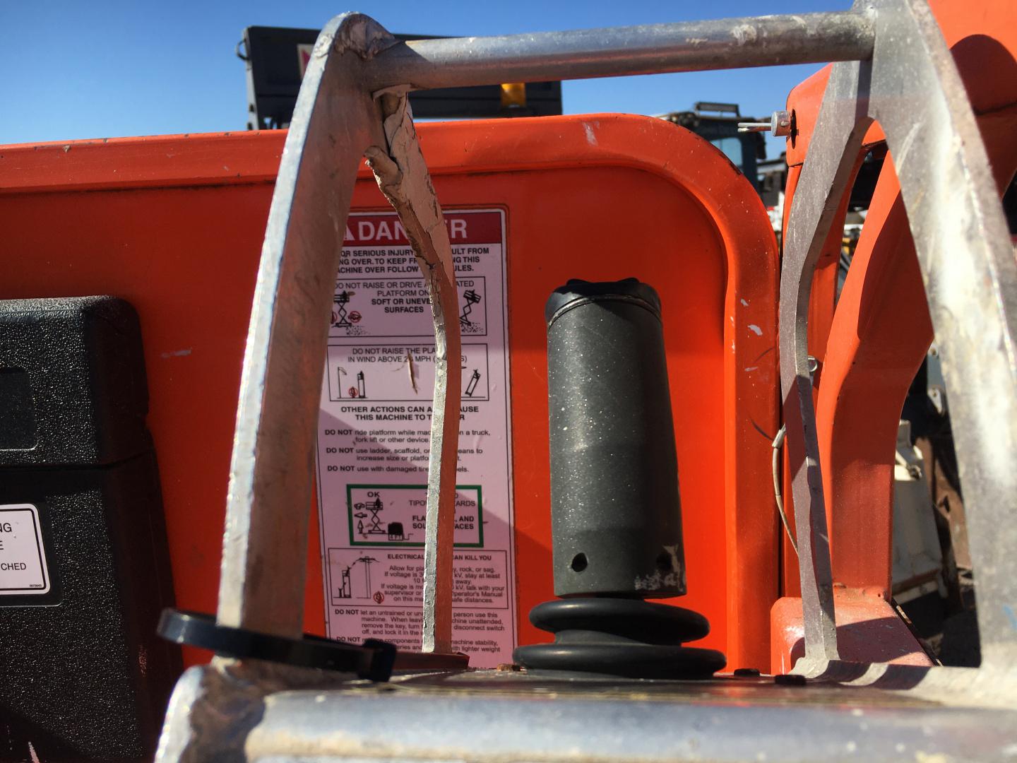 ./imagenes/INVOICE/2019/16862/ASCENSOR TIPO TIJERA SNORKEL S4732E (36).JPG